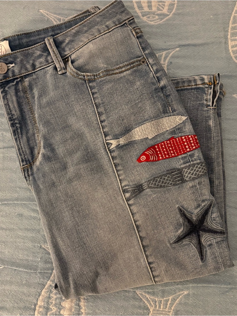 Cropped Light Wash Women's Jeans with Nautical Embroidered Accents